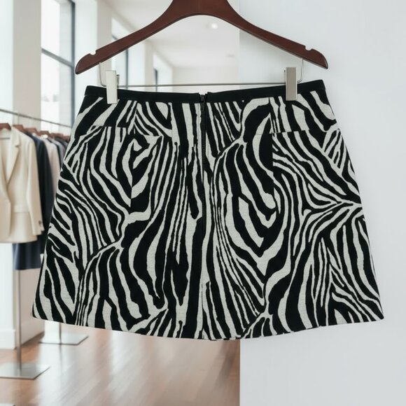 H&M Zebra Print Mini Skirt - Picture 2 of 3